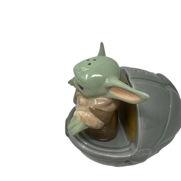 Star Wars Salt Pepper Set The Mandalorian The Child Baby Yoda Grogu Ceramic New - Picture 13 of 15